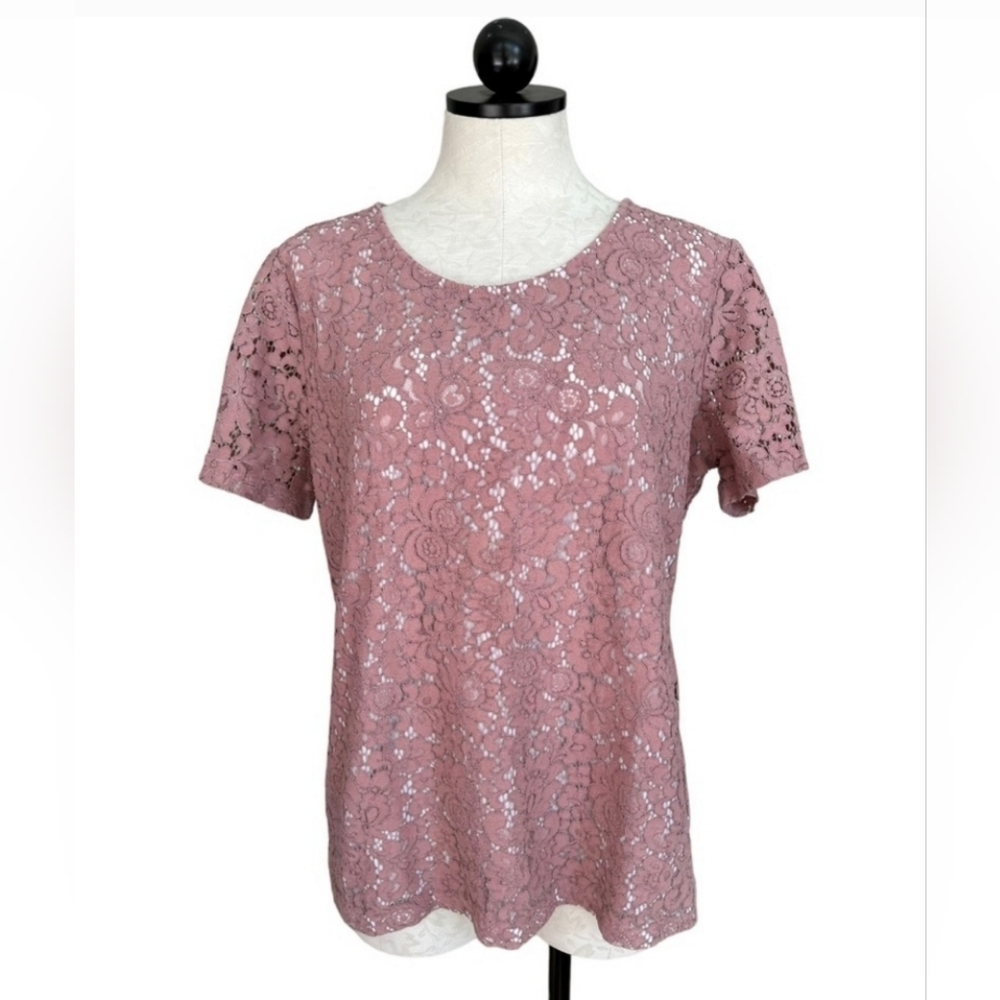 Grayson Dusty Rose Lace Short Sleeve Top Front is Lined Size Medium
